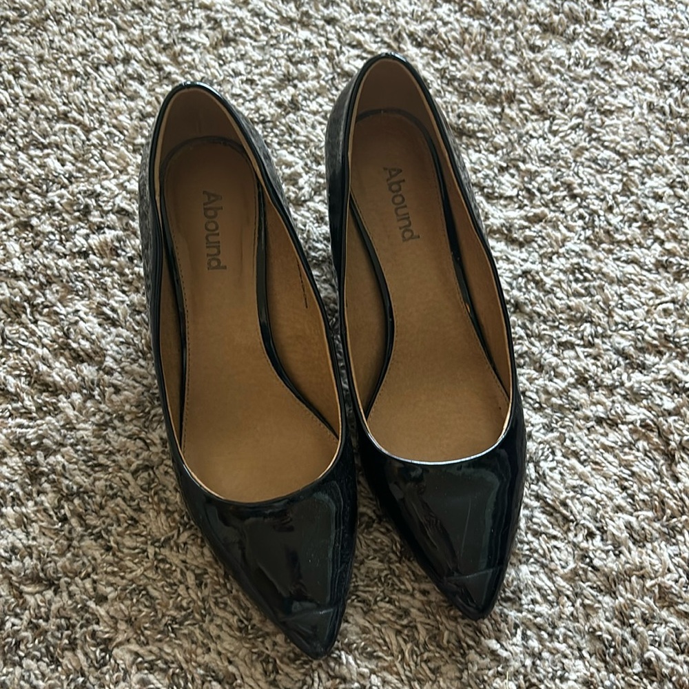 Patent leather black heels